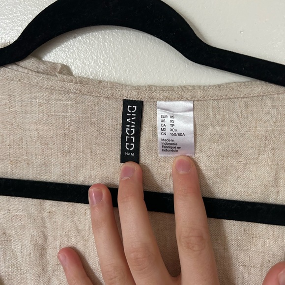 Divided Light Beige Linen-Blend Top - Picture 4 of 5